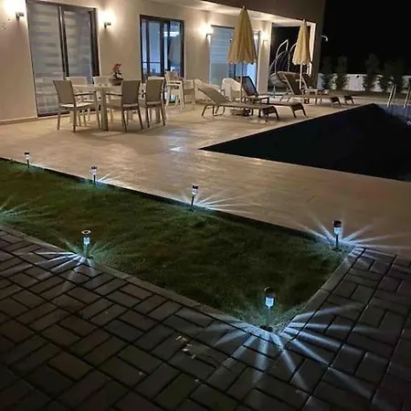 Eftal 750m2 Отель